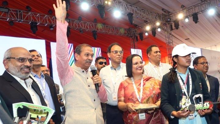 हाँगकाँग का रिकॉर्ड तोड़ भोपाल के छात्रों ने स्थापित किया नया कीर्तिमान
